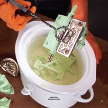 Chemical-Free Paint Removal in a Slow Cooker - Household Tips