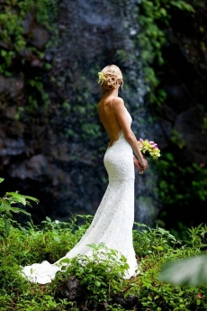 This just might me the wedding dress I want - Great Wedding Ideas