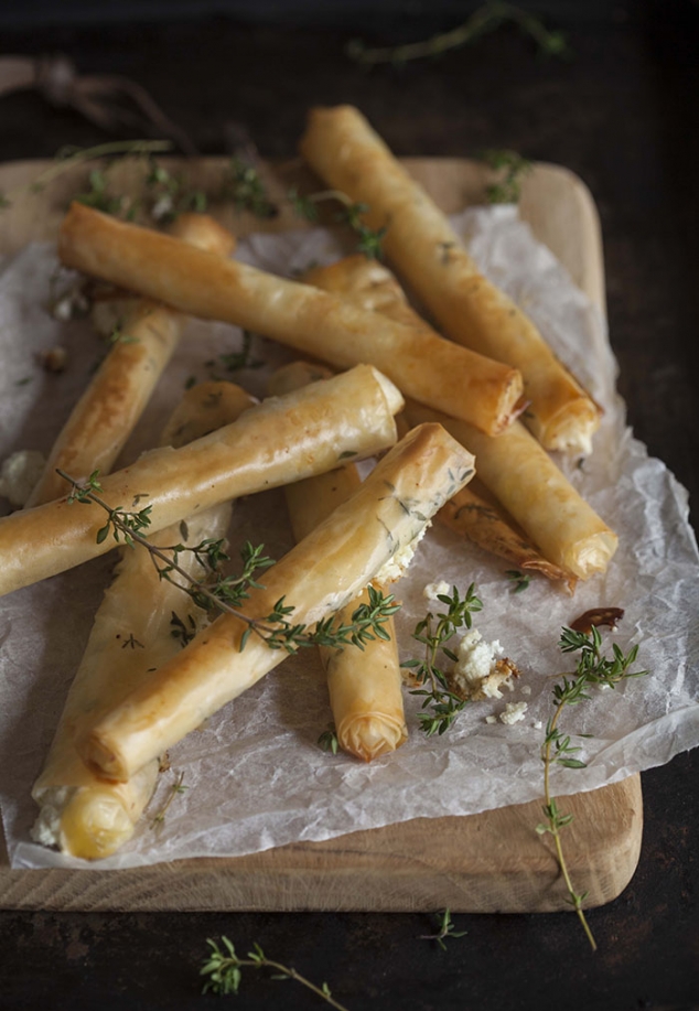 baked goats cheese cigars with honey and thyme - Image 3