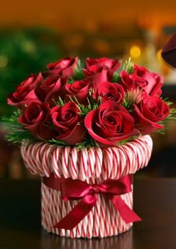 Beautiful Christmas Centerpieces using candy and flowers