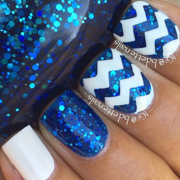 Blue & white nail art