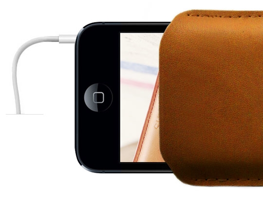 iPhone 5 Sleeve in Brown Leather from Mujjo - Image 3