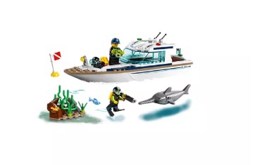 LEGO Diving Yacht - Image 3