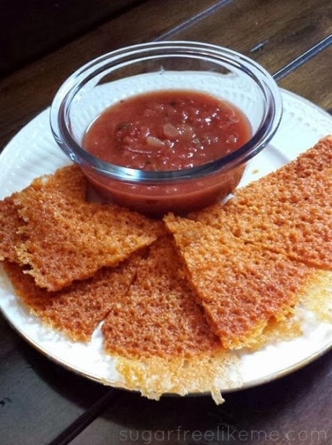 Low carb cheese chips