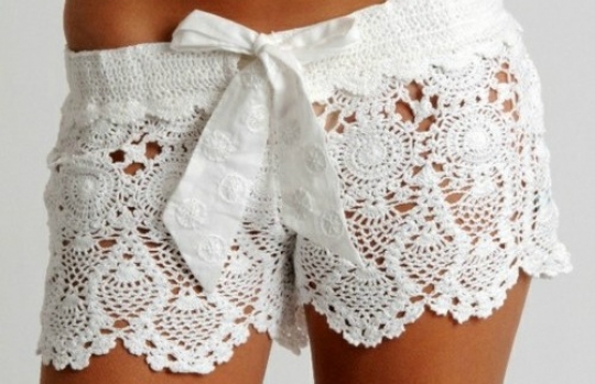 Crochet shorts with bow