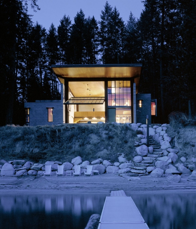 Modern Cabin with Massive Swinging Glass Wall