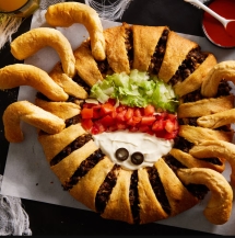 The Spider Taco Ring Is the Halloween Dinner Kids Will Actually Be Excited to Eat - I love to cook