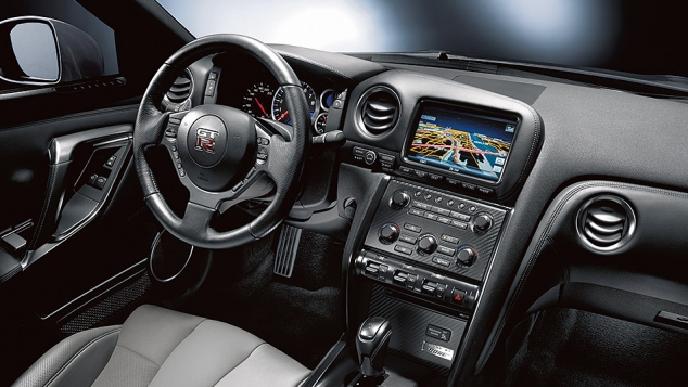 2014 Nissan GT-R - Image 3