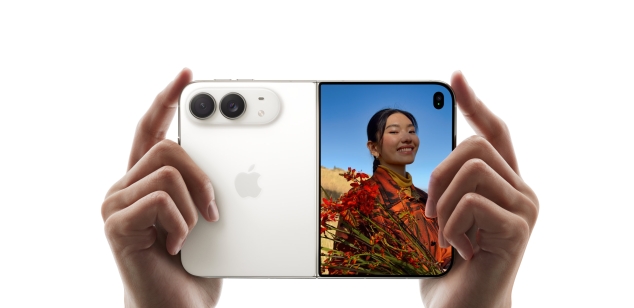 Can the iPhone Duo Replace a Small Tablet? - Image 3