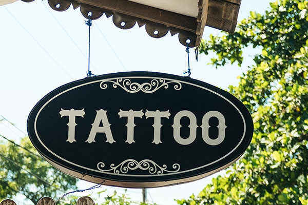 Charming Custom Outdoor Hanging Signs in New Jersey - Image 2