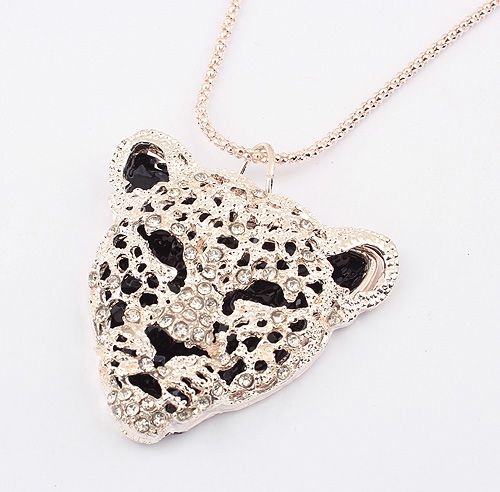Fabulous Wild Leopard Alloy with Rhinestone Lady's Necklace - FaveThing.com
