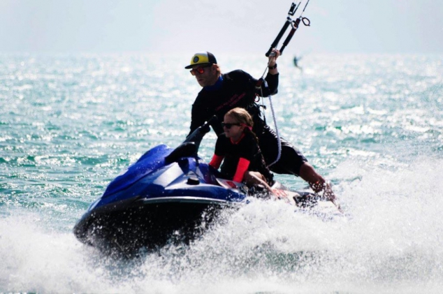 Kitesurfing Lessons from Turks and Caicos Kiteboarding (TCK) - Image 2
