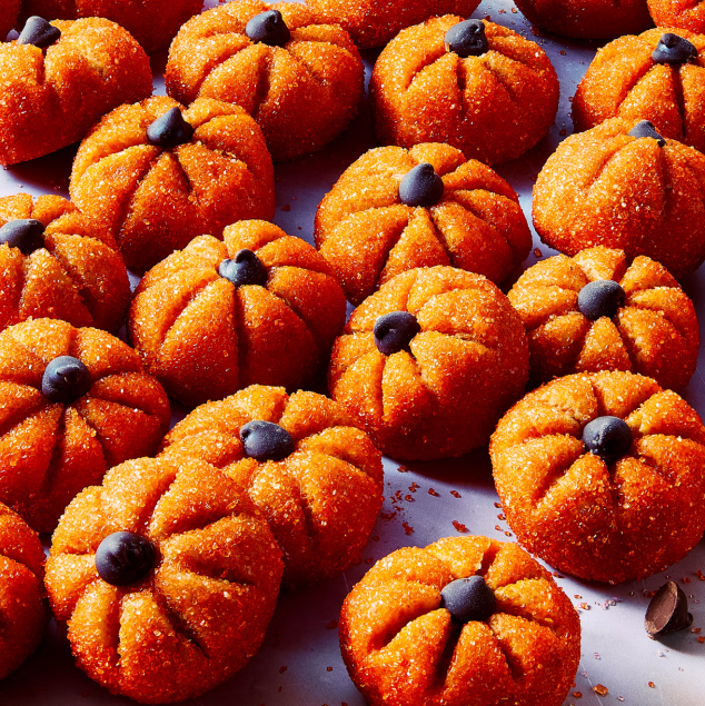 This Pumpkin Cheesecake Puts the Graham Cracker Crust Inside the Filling